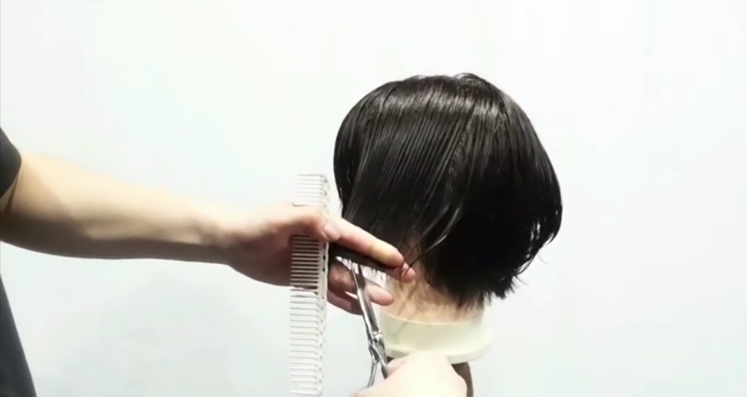 【フロントカラー・前髪インナーカラー やり方】ヒカルの碁「ヒカル」の髪型再現。美容師ヘアカット・ブリーチ動画横浜鶴ヶ峰上手い得意美容